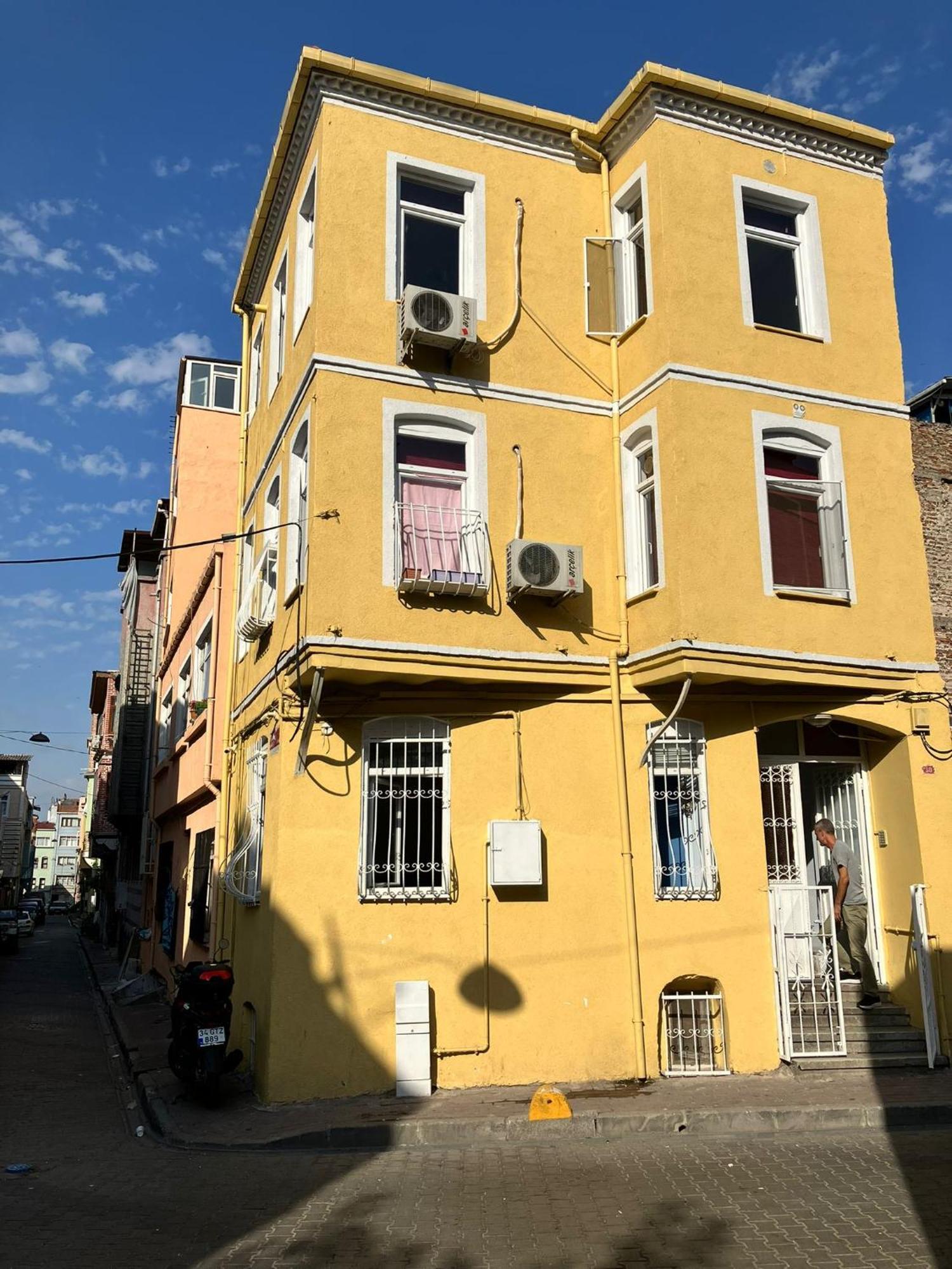 Yellow House Daire *